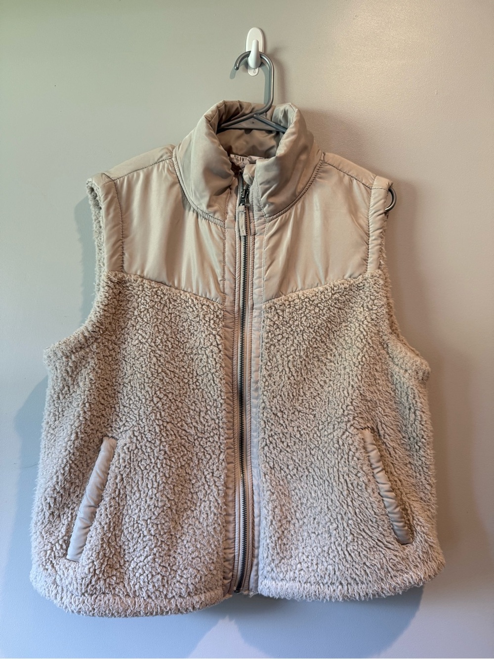 **FINAL PRICE** Women’s ‘Olive + Oak’ Sherpa vest